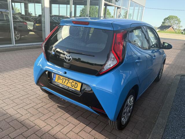 Toyota AYGO 1.0 VVT-i X-Play Automaat 5-drs. CAMERA/CARPLAY/MEDIA/LIMITER