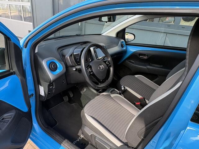 Toyota AYGO 1.0 VVT-i X-Play Automaat 5-drs. CAMERA/CARPLAY/MEDIA/LIMITER