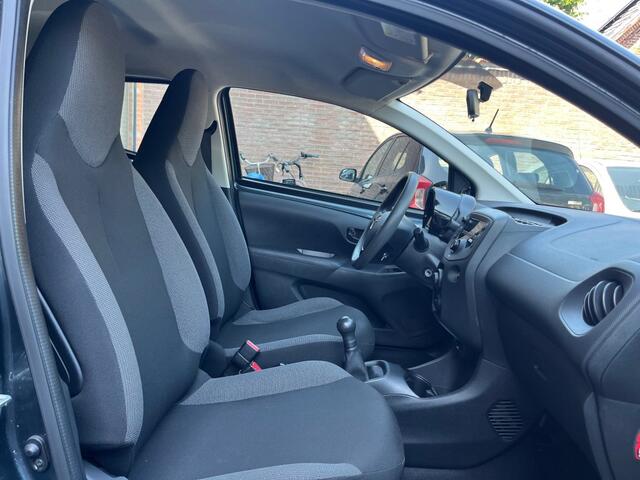 Toyota AYGO 1.0 VVT-I X-FUN 5-DEURS / AIRCO / RADIO / ELEK. RAMEN / LED / BLUETOOTH / METALLIC LAK