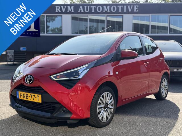 Toyota AYGO 1.0 VVT-i x-play AUTOMAAT | APPLE CARPLAY / ANDROID AUTO | CAMERA | AIRCO | ONDERHOUD UITGEVOERD | DIRECT LEVERBAAR |