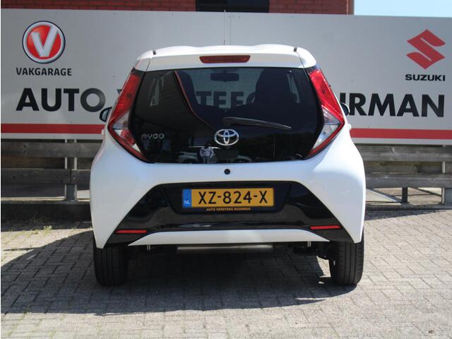 Toyota AYGO 1.0 VVT-i x-joy Achteruitrijcamera, Dimlichten Automatisch, Bluetooth,