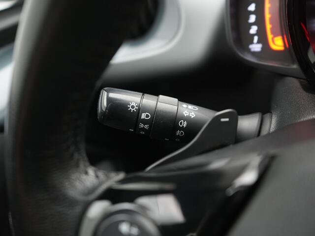 Toyota AYGO 1.0 VVT-i x-play Automaat | Apple Carplay/Android Auto | Achteruitrijcamera | LM velgen |