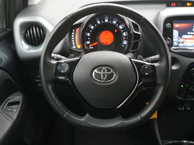Toyota AYGO 1.0 VVT-i x-play Automaat | Apple Carplay/Android Auto | Achteruitrijcamera | LM velgen |