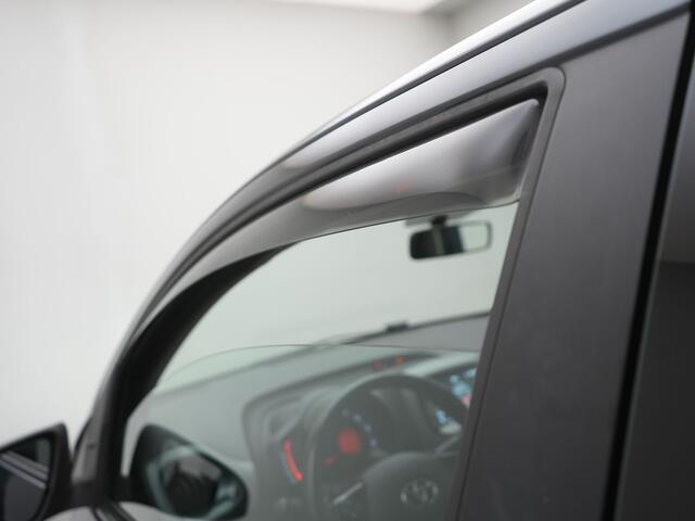 Toyota AYGO 1.0 VVT-i x-play Automaat | Apple Carplay/Android Auto | Achteruitrijcamera | LM velgen |