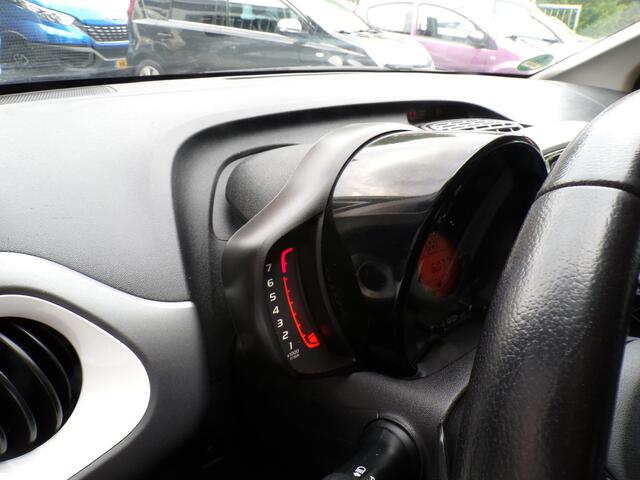 Toyota AYGO 1.0 VVT-i x-cite ultimate airco automaat LMV AIRCO NETTE STAAT