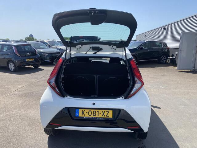 Toyota AYGO 1.0 VVT-i x-play Apple Carplay/Android Auto, achteruitrij camera, airconditioning, Nederlandse auto!