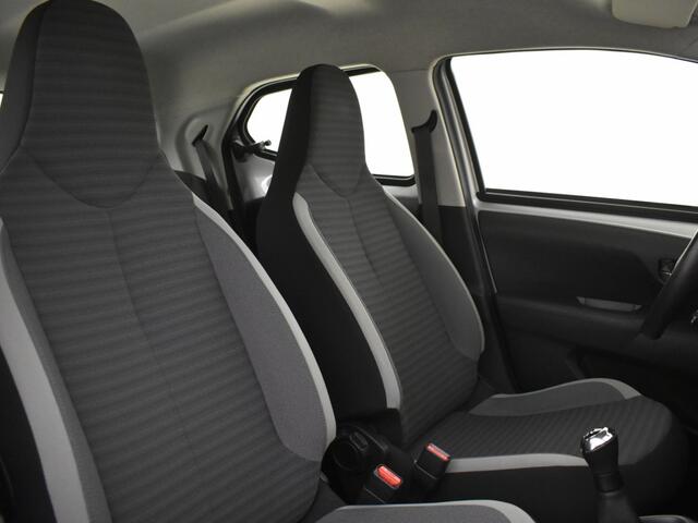 Toyota AYGO 1.0 VVT-i x-play | Carplay | Camera | Airco