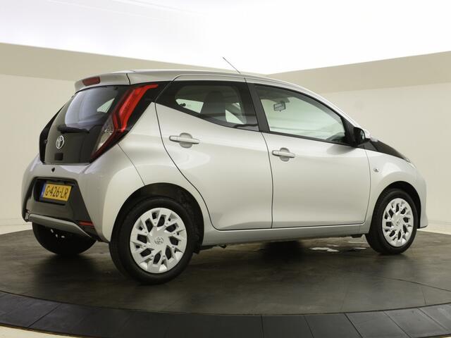 Toyota AYGO 1.0 VVT-i x-play | Carplay | Camera | Airco