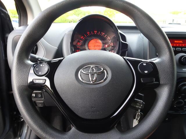 Toyota AYGO 1.0 VVT-i x-fun Airco, elektrische ramen, centrale vergrendeling, enz.