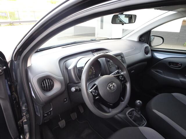 Toyota AYGO 1.0 VVT-i x-fun Airco, elektrische ramen, centrale vergrendeling, enz.