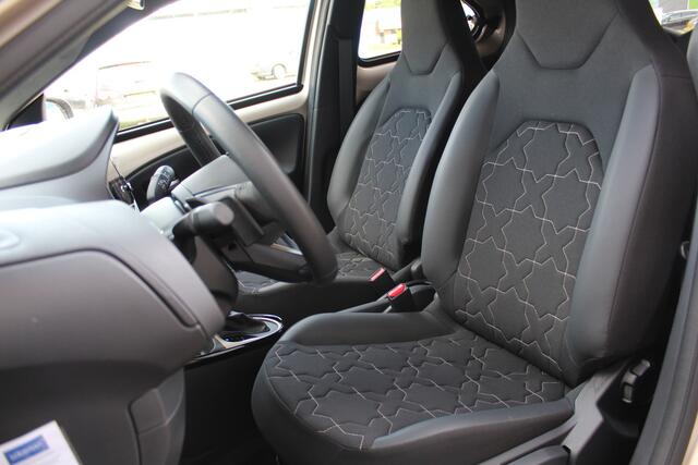 Toyota AYGO X 1.0 VVT-i S-CVT Envy | Rijklaar | Apple/Android | Half-leder | Sensoren v+a | Navi | LED | Camera | Clima