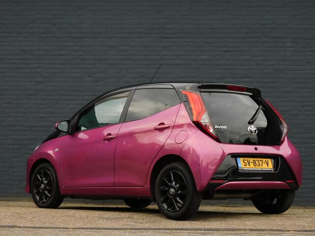 Toyota AYGO 1.0 VVT-i x-clusiv ANDROID/CARPLAY! CAMERA! 4 SEIZOENEN BANDEN! LM VELGEN!