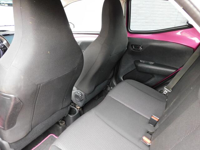 Toyota AYGO 1.0 VVT-i x-clusiv ANDROID/CARPLAY! CAMERA! 4 SEIZOENEN BANDEN! LM VELGEN!