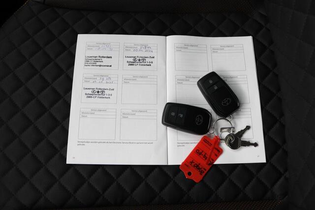 Toyota AYGO X 1.0 VVT-i MT Limited | leder/stof bekleding | Trekhaak voor Fietsendrager |