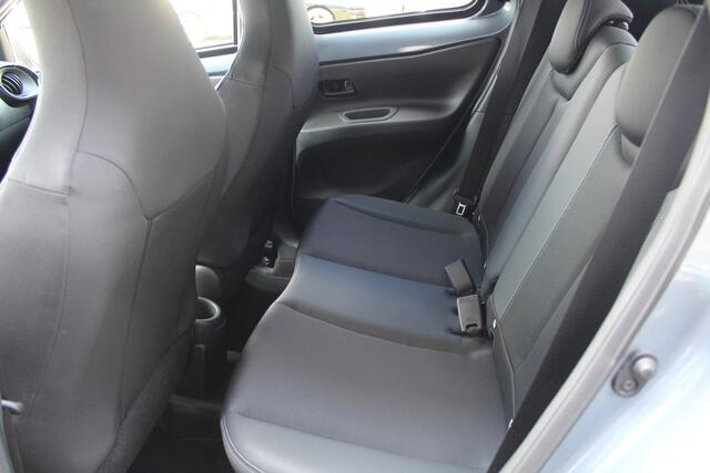 Toyota AYGO X 1.0 VVT-i S-CVT Premium | Rijklaar | 'Trekhaak' | Keyless | LED | Half-leder | Stoelverw. | Sensoren v+a | Camera | Clima | Adap.cruise