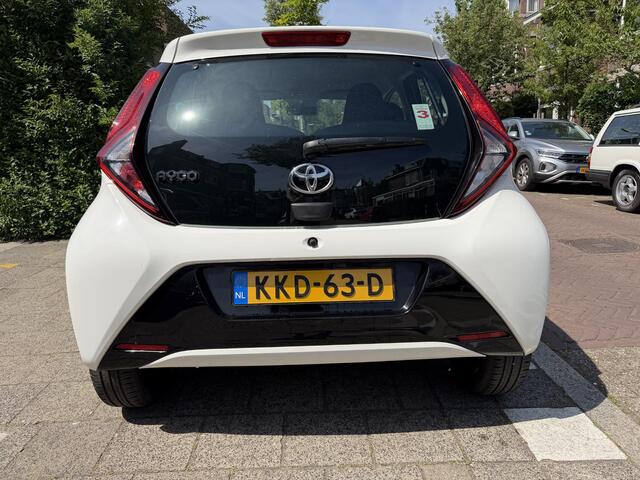 Toyota AYGO 1.0 VVT-i x-play AIRCO CAMERA LED