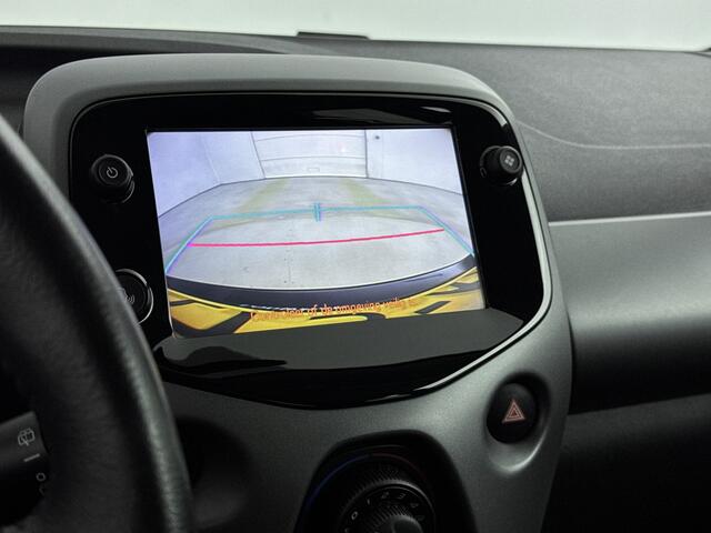 Toyota AYGO 1.0 VVT-i x-play | Navigatie | Apple Carplay - Android Auto | Parkeercamera | Onderweg-naar-dealer