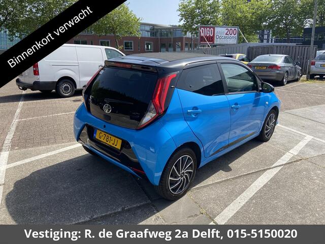 Toyota AYGO 1.0 VVT-i X-Play Cabrio Bi-Tone Automaat | Airco | Camera |