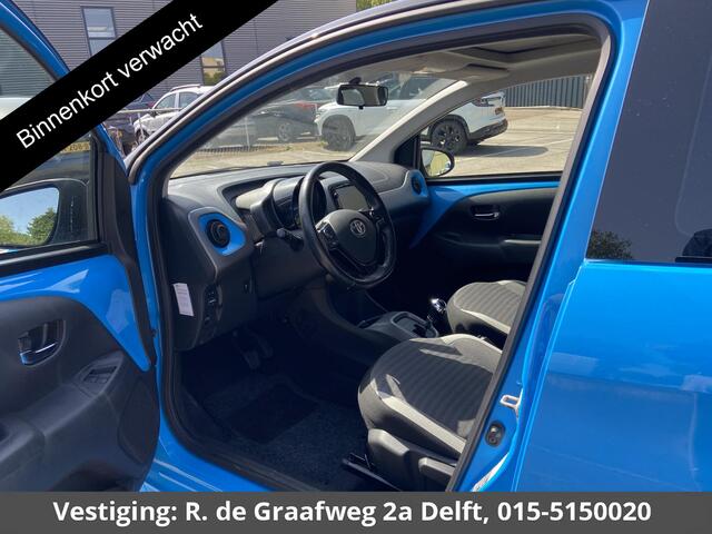 Toyota AYGO 1.0 VVT-i X-Play Cabrio Bi-Tone Automaat | Airco | Camera |