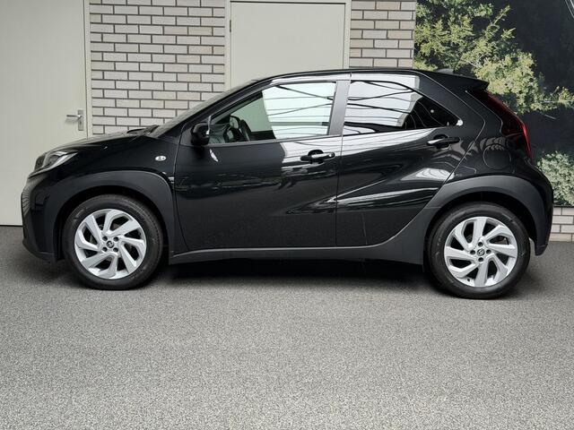 Toyota AYGO X 1.0 VVT-i S-CVT first