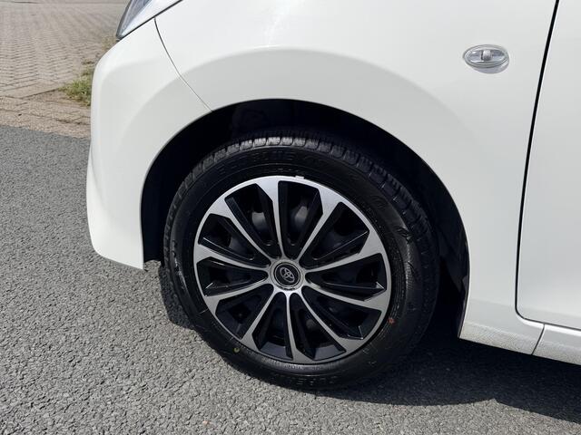 Toyota AYGO 1.0 VVT-i X-play 72PK AutomaatoAircooCamera