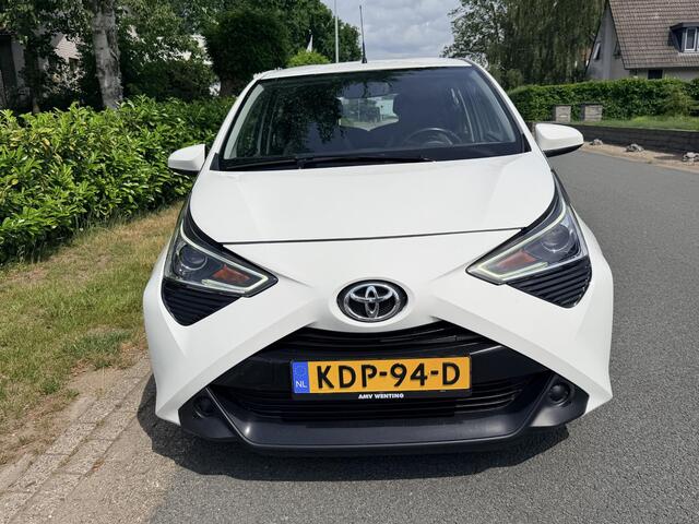 Toyota AYGO 1.0 VVT-i X-play 72PK AutomaatoAircooCamera
