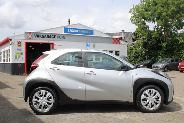 Toyota AYGO X 1.0 VVT-i MT Play
