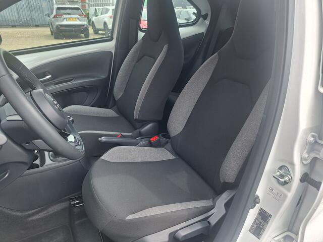 Toyota AYGO X 1.0 VVT-i MT Play