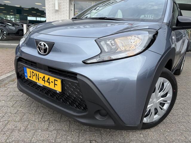 Toyota AYGO X 1.0 VVT-i MT Play | Apple CarPlay Android Auto | DAB | Elektr. r