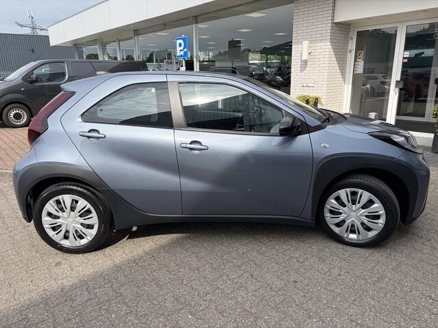 Toyota AYGO X 1.0 VVT-i MT Play | Apple CarPlay Android Auto | DAB | Elektr. r