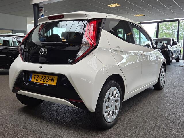 Toyota AYGO 1.0 VVT-i x-play limited