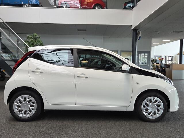 Toyota AYGO 1.0 VVT-i x-play limited