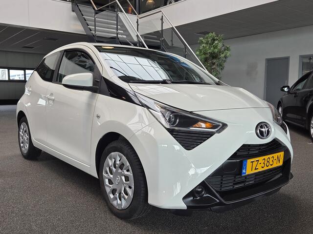 Toyota AYGO 1.0 VVT-i x-play limited