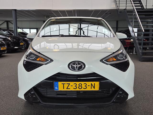 Toyota AYGO 1.0 VVT-i x-play limited