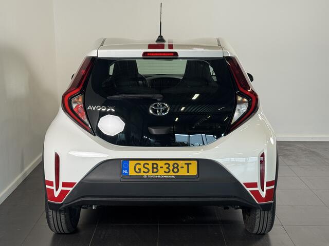 Toyota AYGO X 1.0 VVT-i MT Play | Rood Sticker pakket | CarPlay | Camera achter |