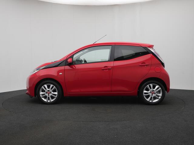 Toyota AYGO 1.0 VVT-i x | Dealer Onderhouden | Achteruitrijcamera | Licht Metaal | Onderweg-naar-dealer