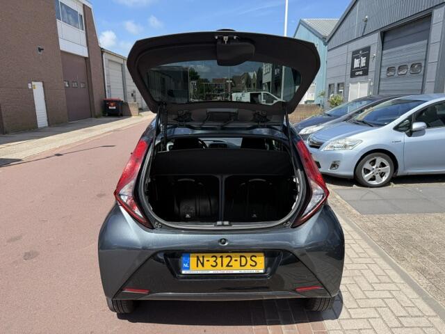 Toyota AYGO 1.0 VVT-i x-joy 2021 - APK okt-2027 Camera + Bluetooth Net onderhoud gehad en met NAP en alle boekjes.
