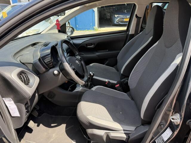 Toyota AYGO 1.0 VVT-i x-joy 2021 - APK okt-2027 Camera + Bluetooth Net onderhoud gehad en met NAP en alle boekjes.