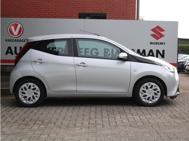 Toyota AYGO 1.0 VVT-i x-play