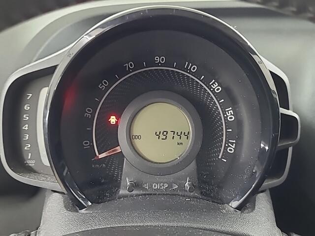 Toyota AYGO 1.0 VVT-i x-play limited 2e-Eig. & Keurig-Onderh. BOVAG-Garantie. NL-Auto.