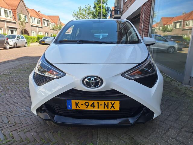 Toyota AYGO 1.0 VVT-i X-Play 5Drs /Camera/Navi/Apple/Android/1e Eig/Garantie
