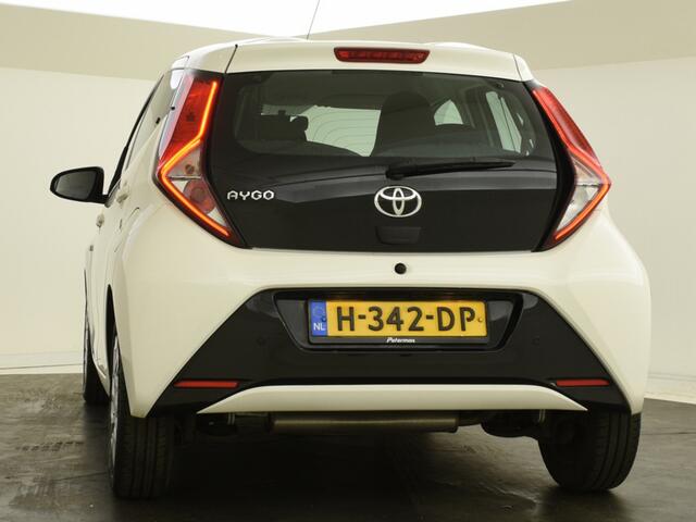 Toyota AYGO 1.0 VVT-i x-play | Carplay | Camera | Airco