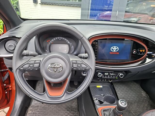 Toyota AYGO X 1.0 VVT-i MT Premium Cabrio, ad. cruise, Apple/Android