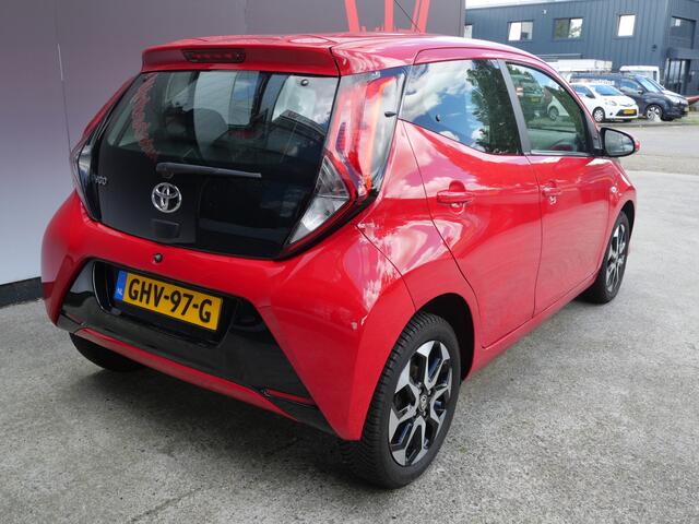 Toyota AYGO 1.0 VVT-i X-PLAY | CAMERA | CARPLAY | NAVIGATIE | ALL-SEASON | APK 03-2027!!