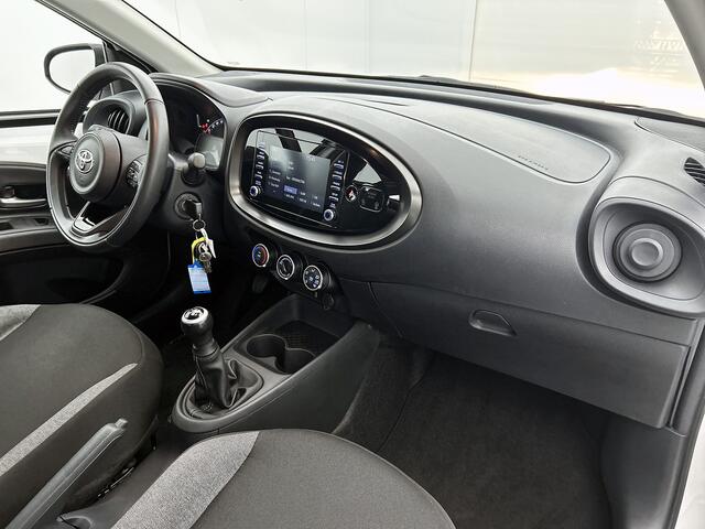 Toyota AYGO X 1.0 VVT-i MT Play | BTW voertuig | fietsendragerbeugel | Dealer onderhouden | Cruise Control Apdaptive | Apple CarPlay/Android | achteruitrijcamera |