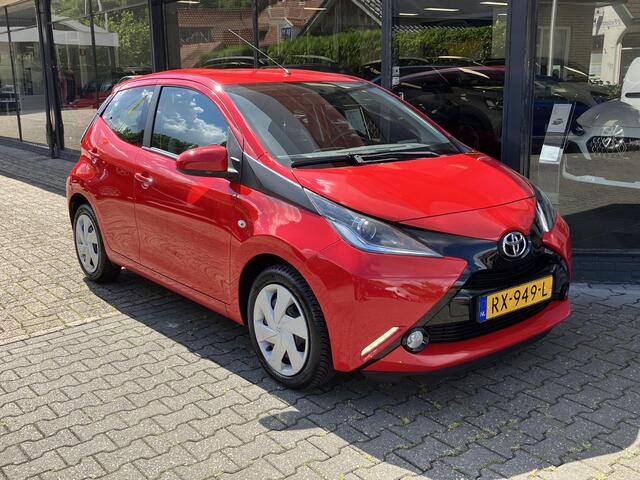 Toyota AYGO 1.0 VVT-i x-play * CAMERA / CRUISE CONTROLE *