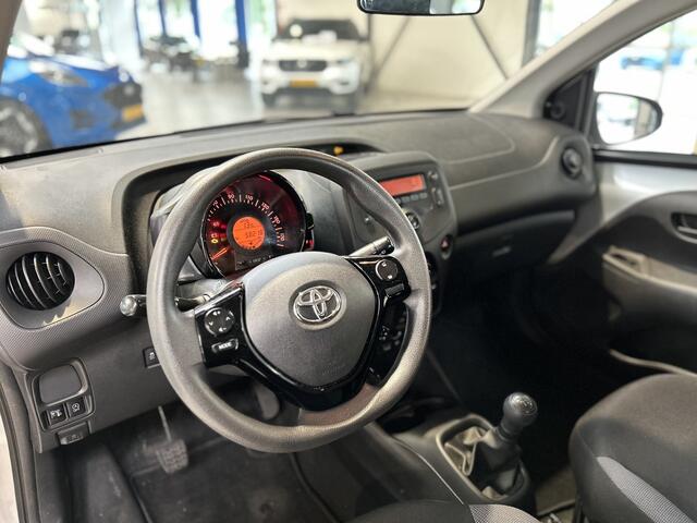 Toyota AYGO 1.0 VVT-i 70pk x-fun | Cruise Control | Bluetooth | Airco | All-season banden |