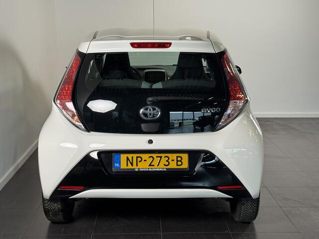 Toyota AYGO 1.0 VVT-i x-play | Airco | Camera achter |