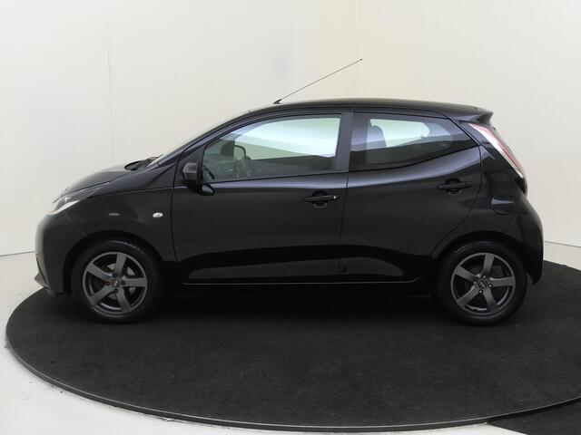 Toyota AYGO 1.0 VVT-i x-nav | airco | Apple Carplay/Android Auto | navigatiesysteem |