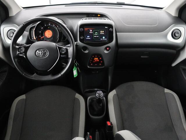 Toyota AYGO 1.0 VVT-i x-joy | Carplay | Camera | Cruise control | Climate control | Bluetooth | DAB
